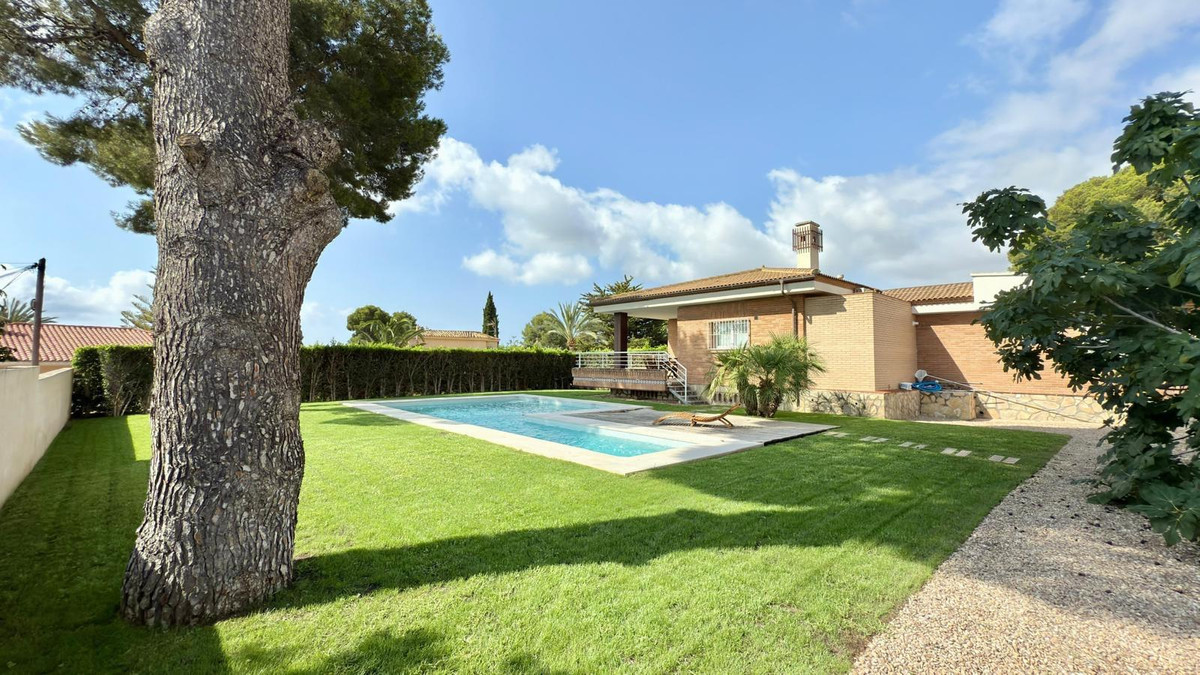 3 Bed Townhouse for sale in La Nucia Costa Blanca, Alicante, Spain