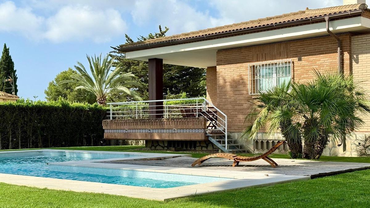 3 Bed Townhouse for sale in La Nucia Costa Blanca, Alicante, Spain