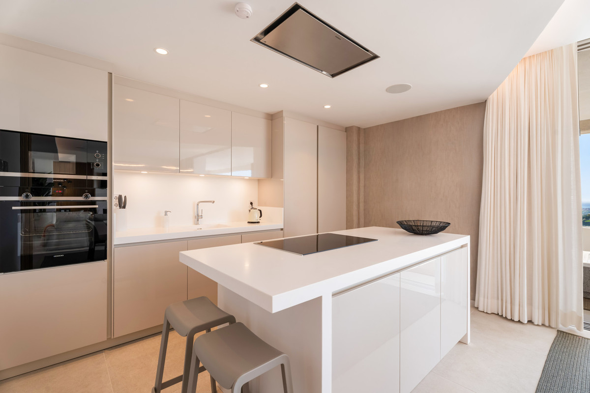 3 Bed Apartment for sale in Benahavís Costa Del Sol, Málaga, Spain