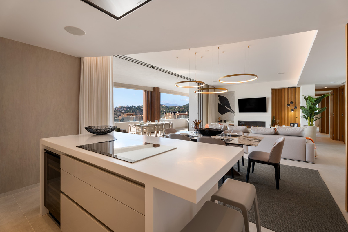 3 Bed Apartment for sale in Benahavís Costa Del Sol, Málaga, Spain