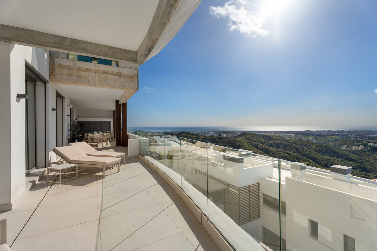 3 Bed Apartment for sale in Benahavís Costa Del Sol, Málaga, Spain