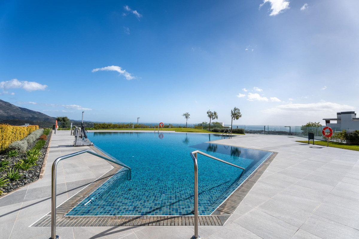 3 Bed Apartment for sale in Benahavís Costa Del Sol, Málaga, Spain