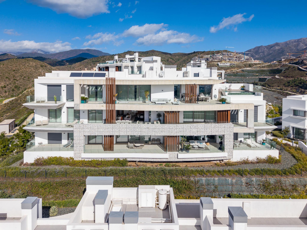 3 Bed Apartment for sale in Benahavís Costa Del Sol, Málaga, Spain