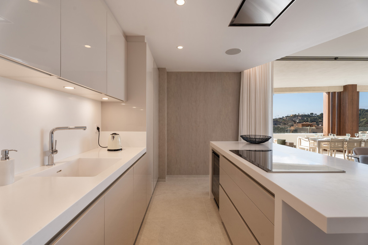 3 Bed Apartment for sale in Benahavís Costa Del Sol, Málaga, Spain