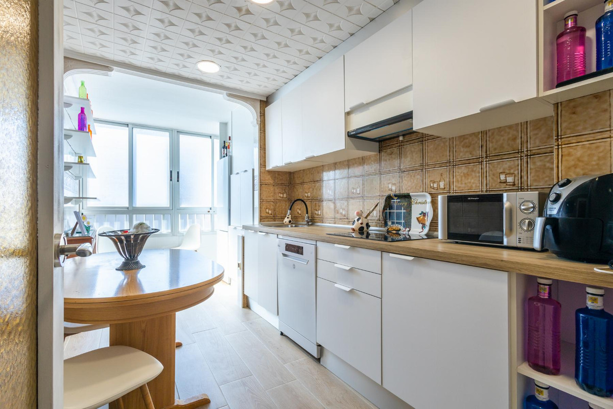 Se vende Apartamento Planta Media de 2 dormitorios en Costa Blanca, Alicante, España