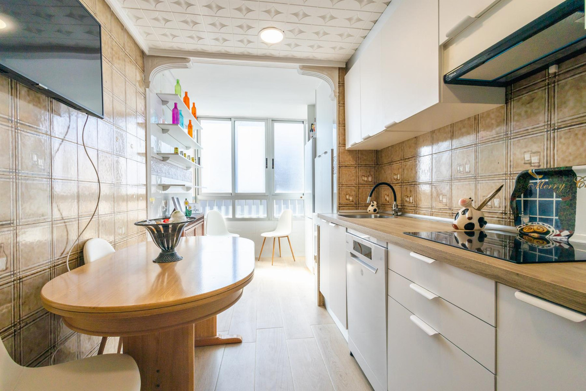 Se vende Apartamento Planta Media de 2 dormitorios en Costa Blanca, Alicante, España