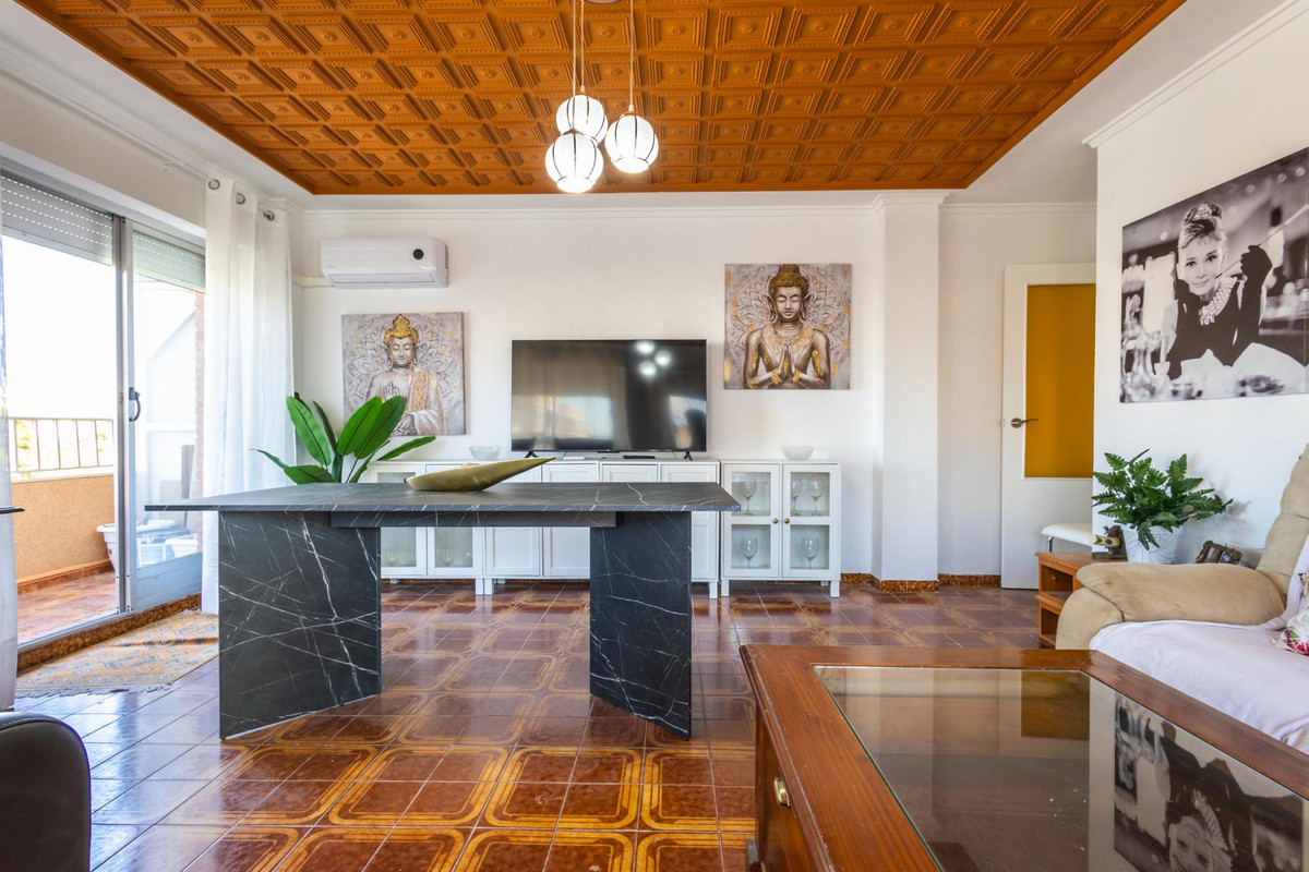 Se vende Apartamento Planta Media de 2 dormitorios en Costa Blanca, Alicante, España