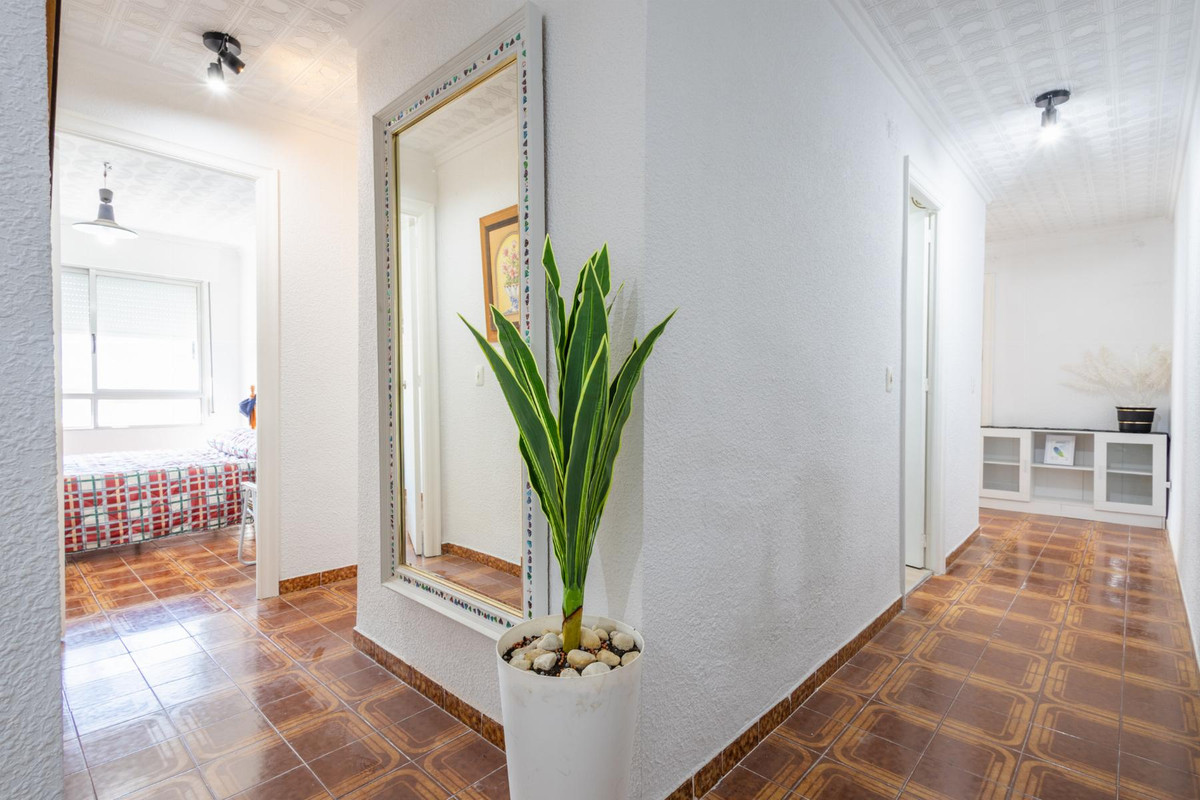 Se vende Apartamento Planta Media de 2 dormitorios en Costa Blanca, Alicante, España