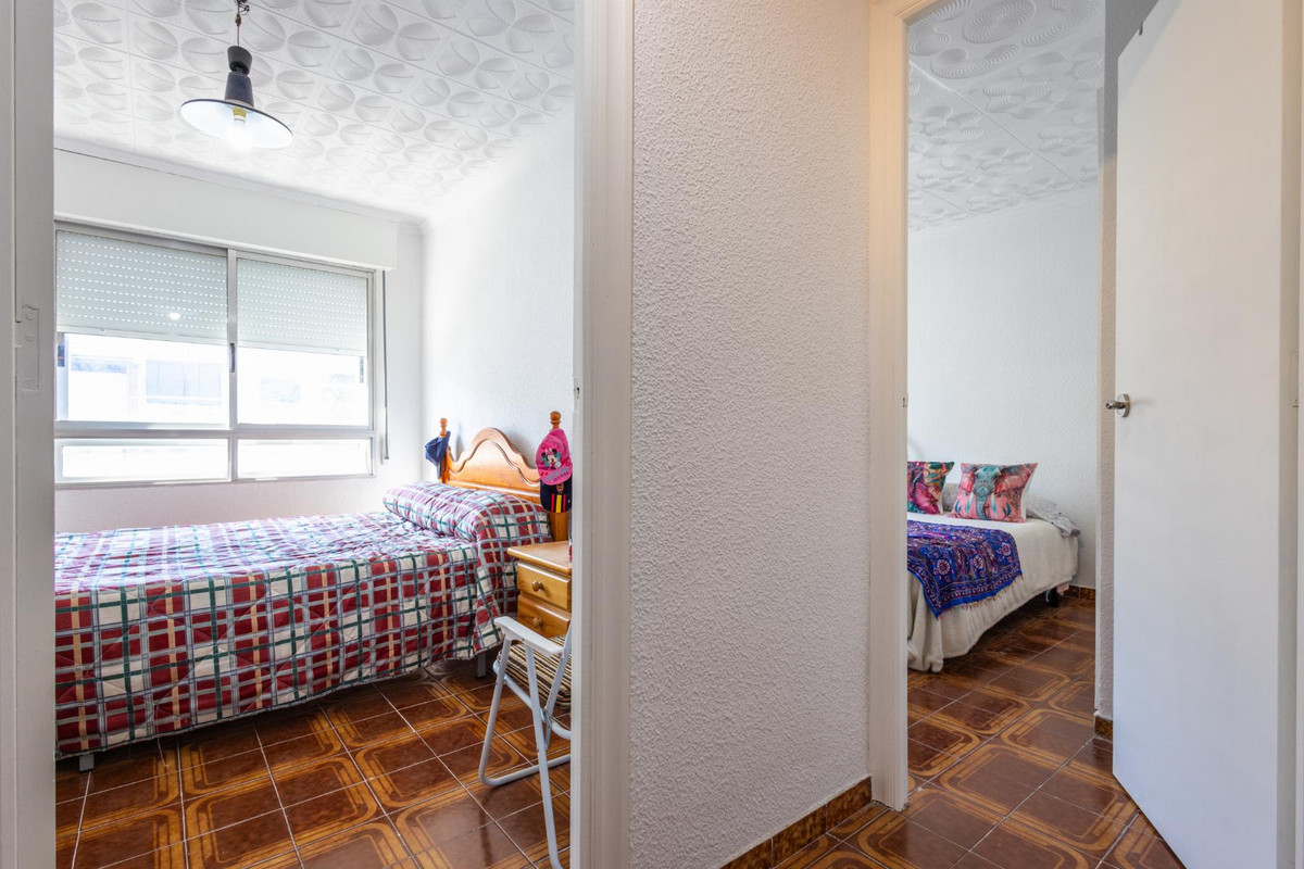 Se vende Apartamento Planta Media de 2 dormitorios en Costa Blanca, Alicante, España
