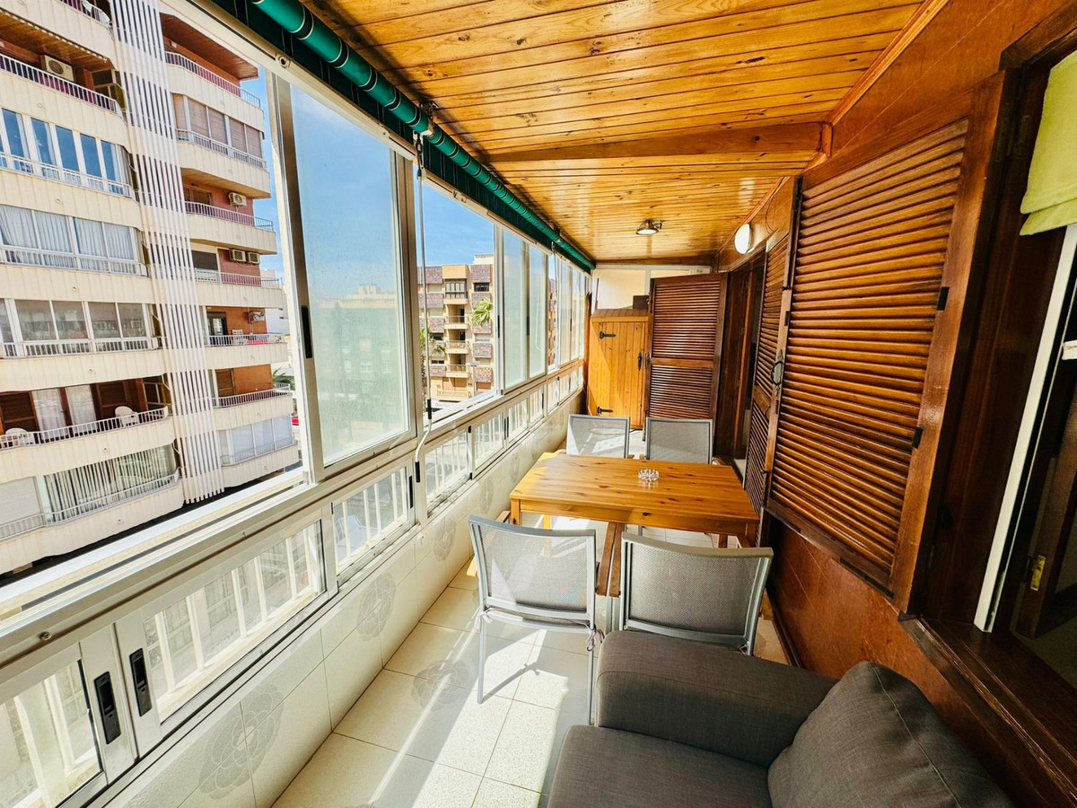 Se vende Apartamento Planta Media de 3 dormitorios en Costa Blanca, Alicante, España