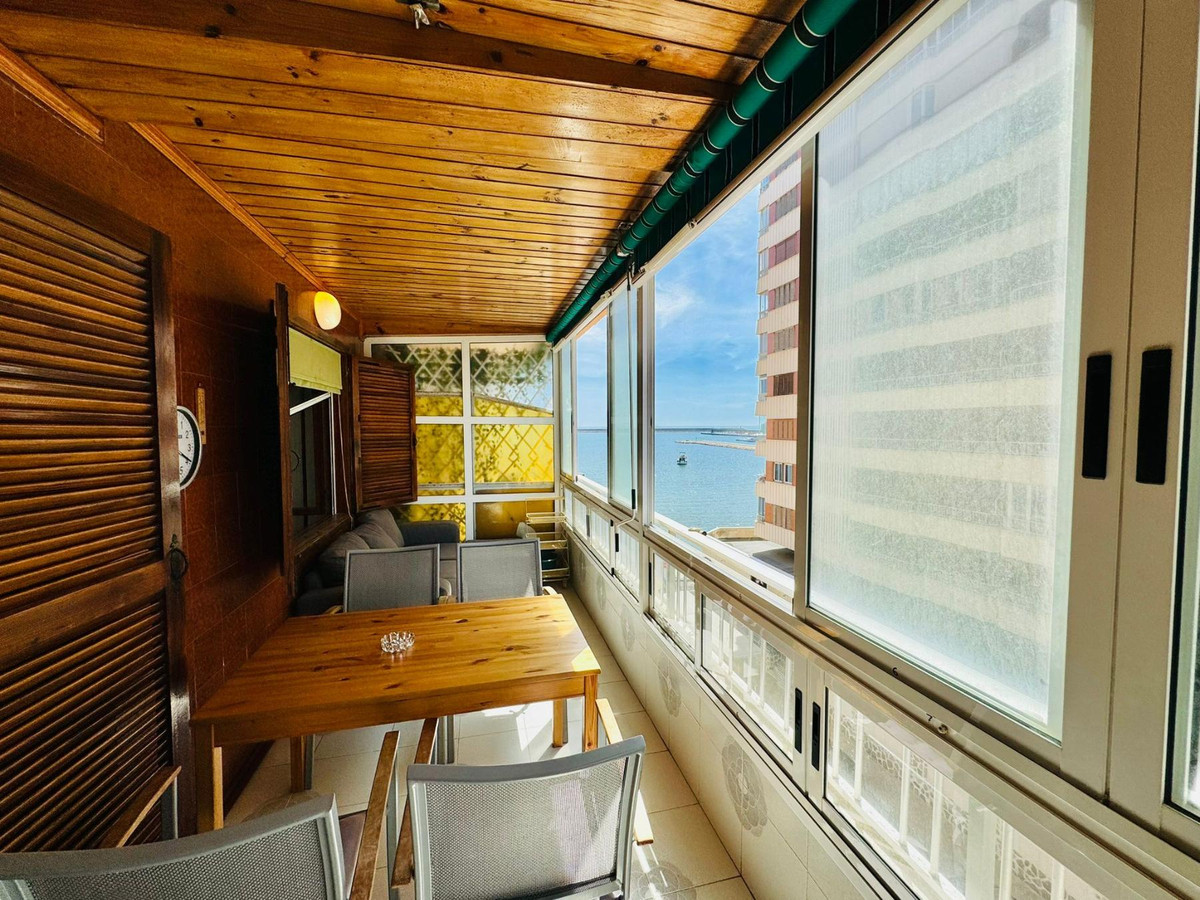 Se vende Apartamento Planta Media de 3 dormitorios en Costa Blanca, Alicante, España