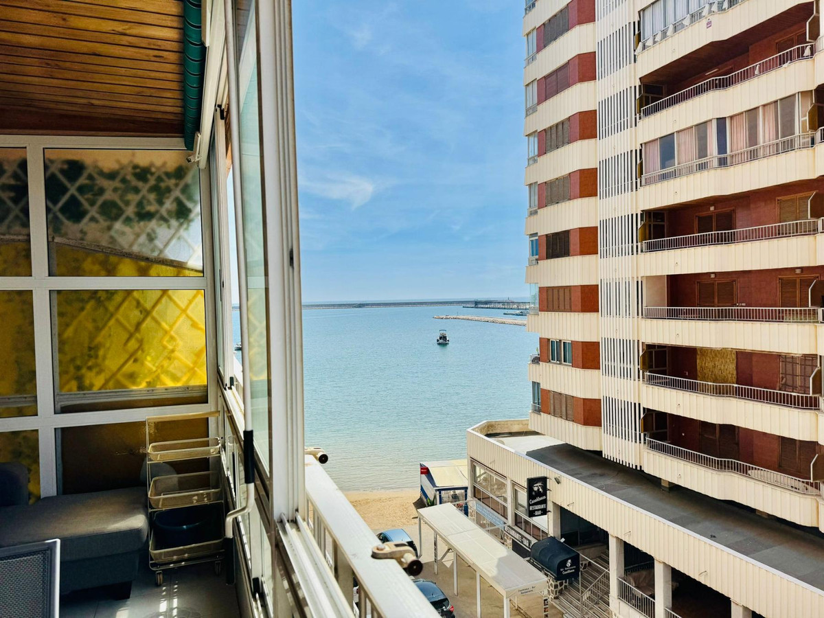 Se vende Apartamento Planta Media de 3 dormitorios en Costa Blanca, Alicante, España