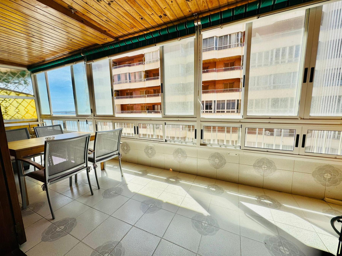 Se vende Apartamento Planta Media de 3 dormitorios en Costa Blanca, Alicante, España