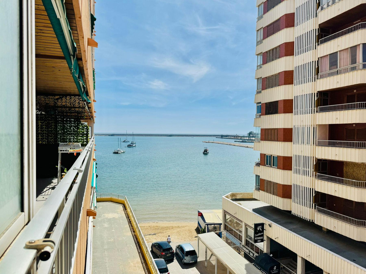 Se vende Apartamento Planta Media de 3 dormitorios en Costa Blanca, Alicante, España