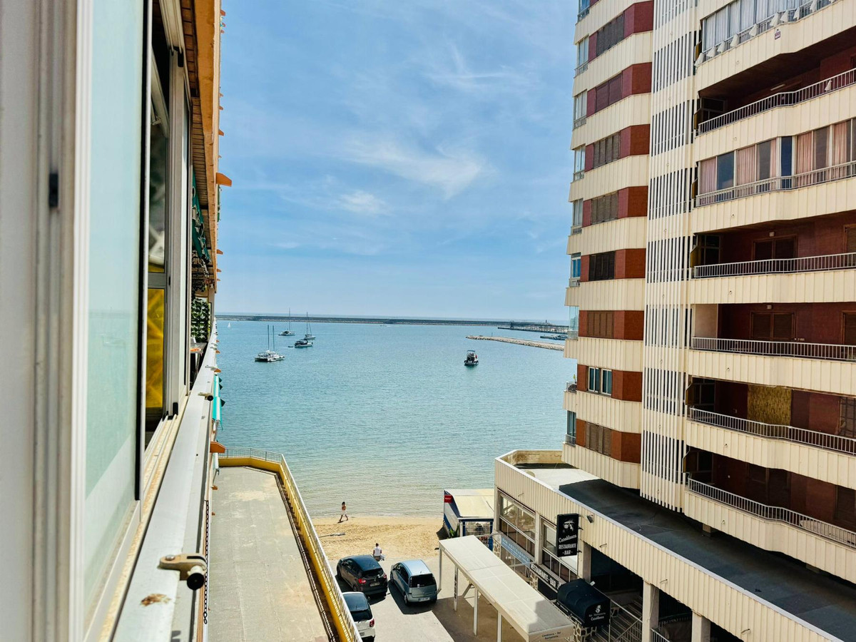 Se vende Apartamento Planta Media de 3 dormitorios en Costa Blanca, Alicante, España
