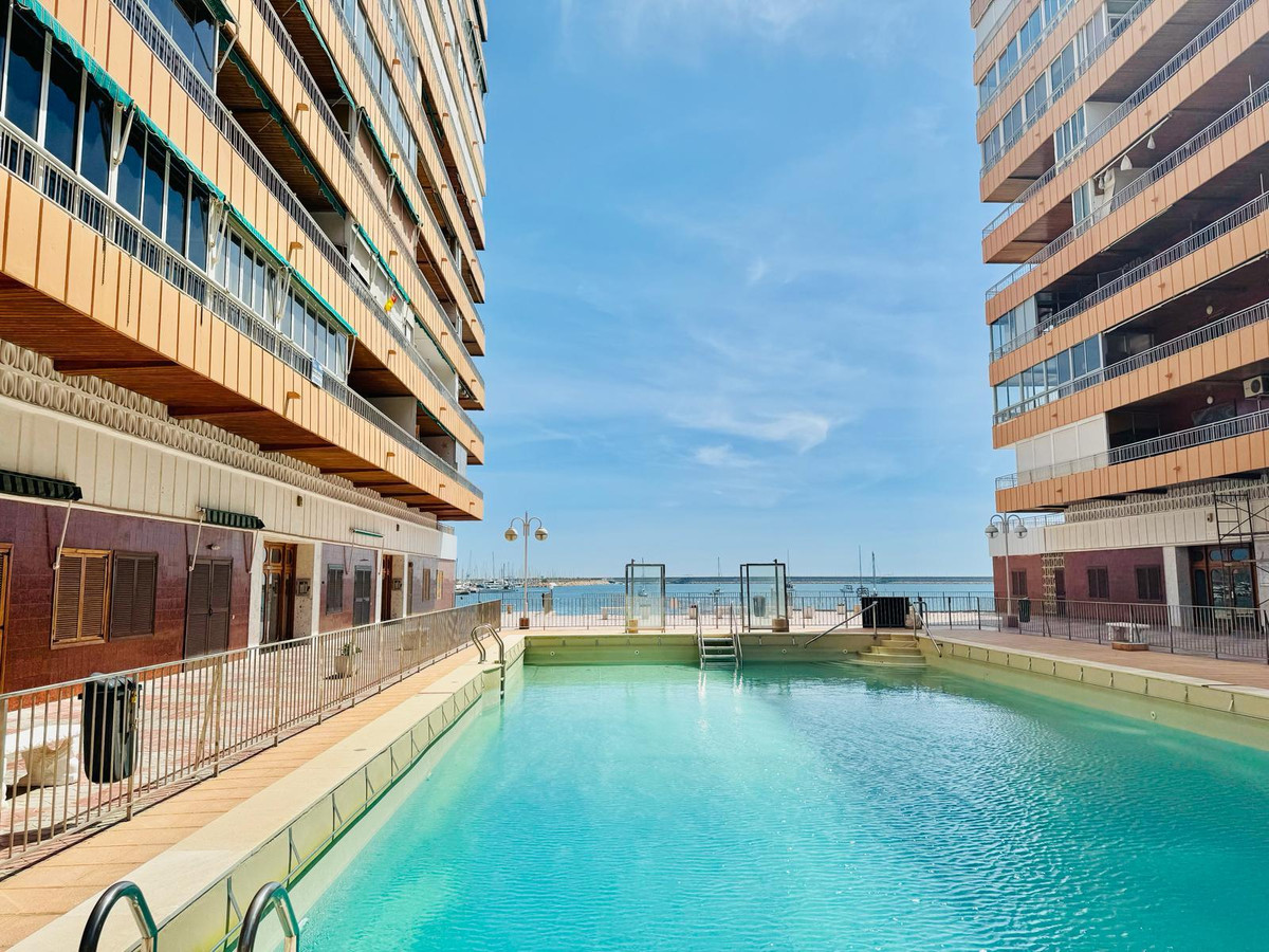 Se vende Apartamento Planta Media de 3 dormitorios en Costa Blanca, Alicante, España