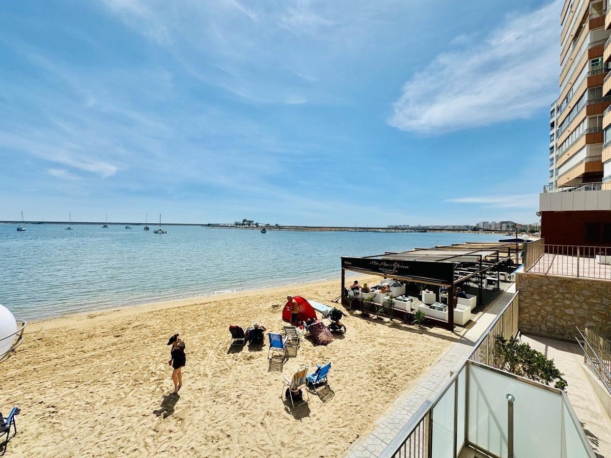 Se vende Apartamento Planta Media de 3 dormitorios en Costa Blanca, Alicante, España