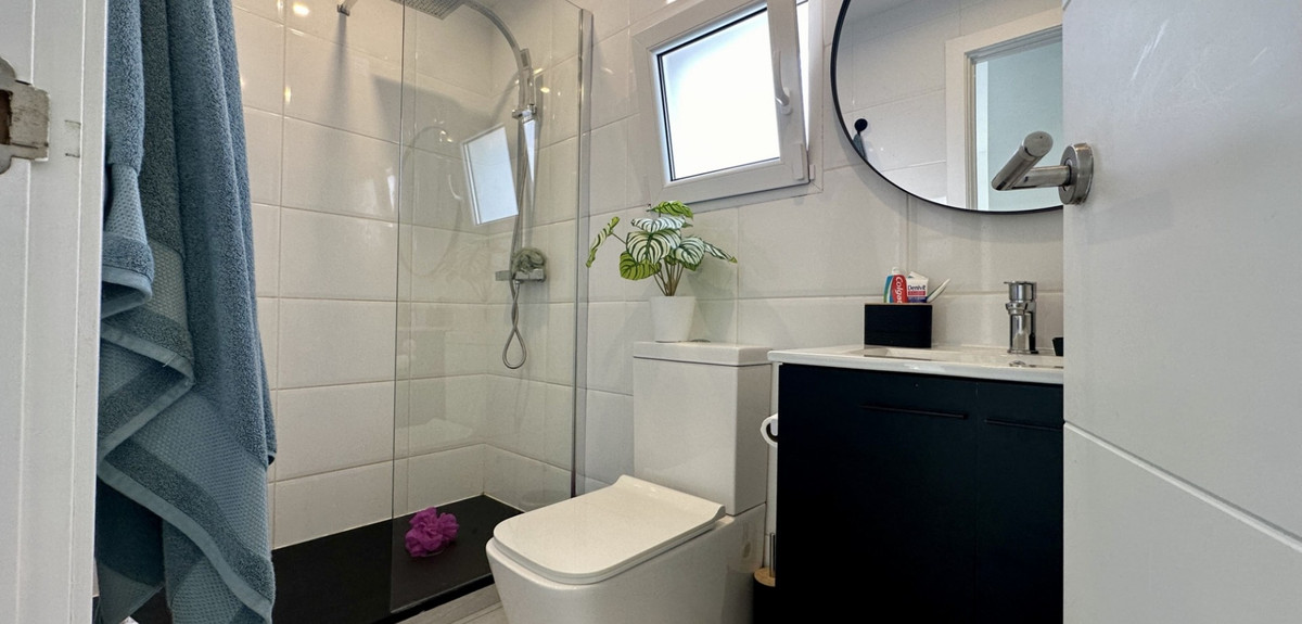 Se vende Villa - Chalet de 5 dormitorios en Costa Blanca, Alicante, España