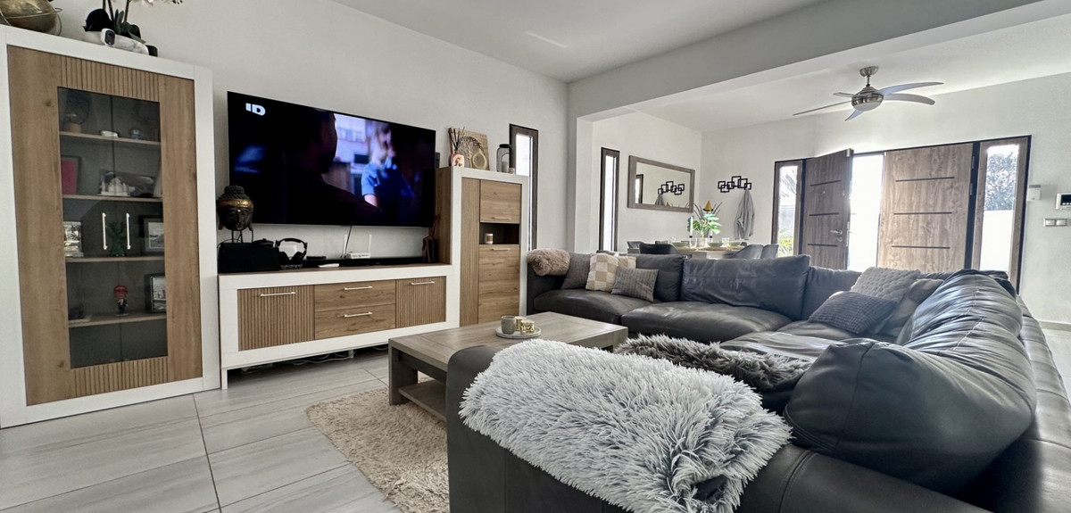 Se vende Villa - Chalet de 5 dormitorios en Costa Blanca, Alicante, España