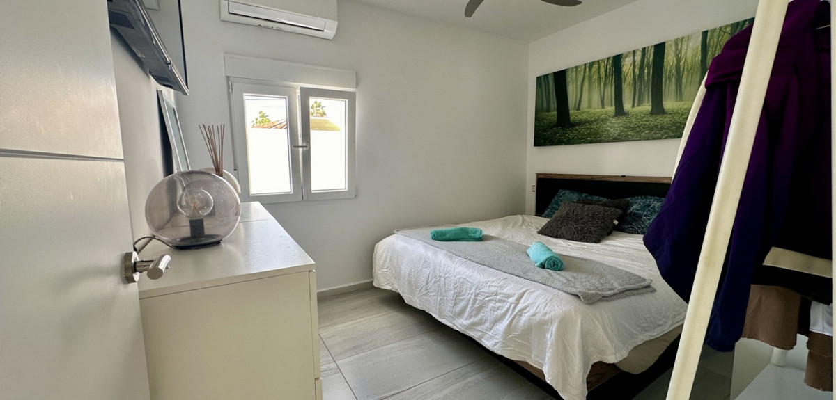 Se vende Villa - Chalet de 5 dormitorios en Costa Blanca, Alicante, España