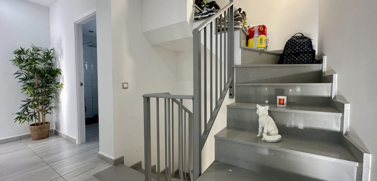 Se vende Villa - Chalet de 5 dormitorios en Costa Blanca, Alicante, España