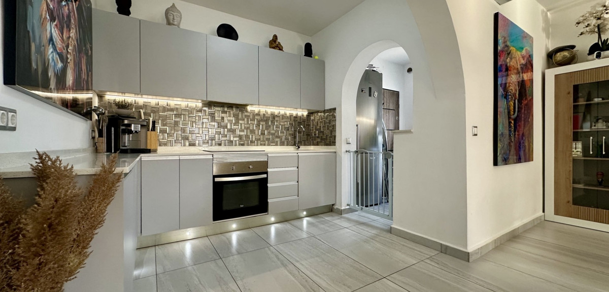 Se vende Villa - Chalet de 5 dormitorios en Costa Blanca, Alicante, España