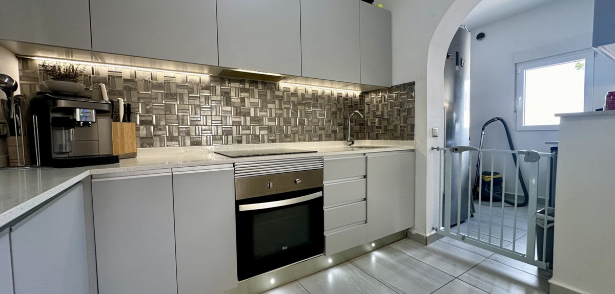 Se vende Villa - Chalet de 5 dormitorios en Costa Blanca, Alicante, España