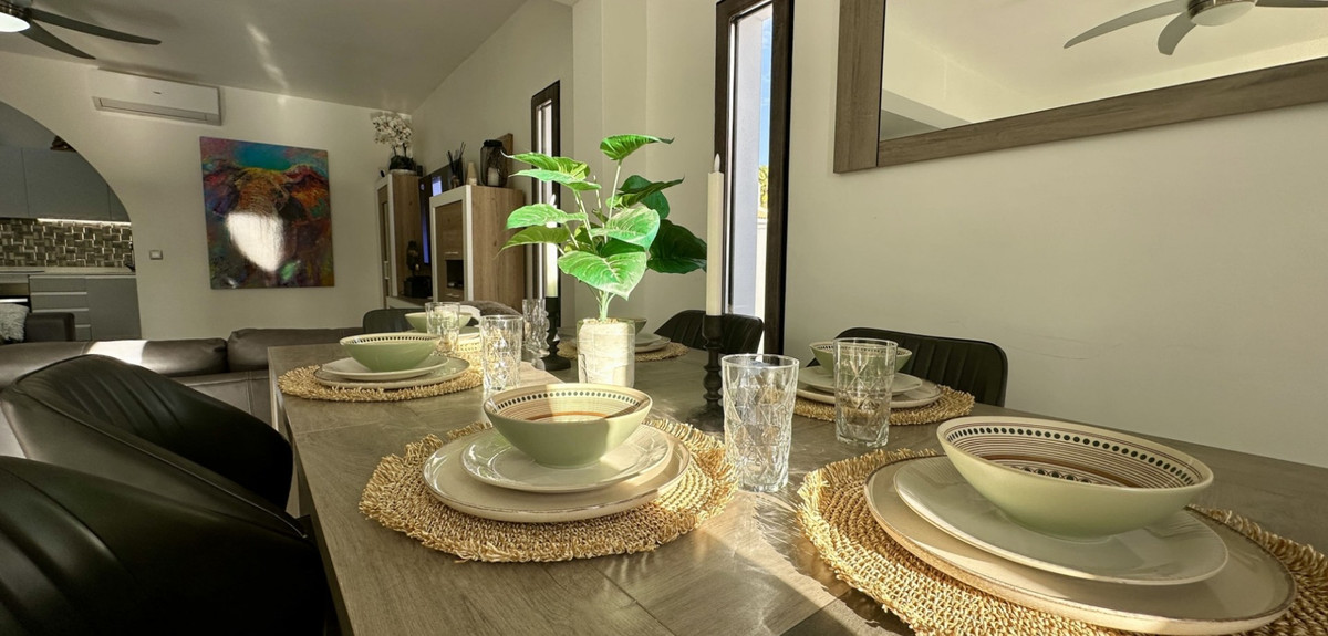 Se vende Villa - Chalet de 5 dormitorios en Costa Blanca, Alicante, España