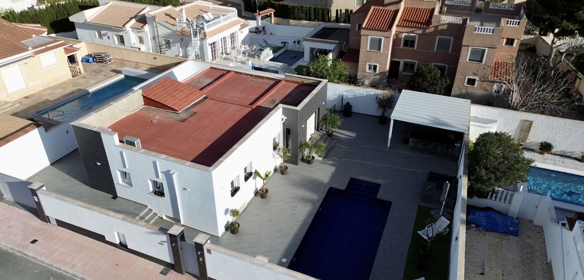 Se vende Villa - Chalet de 5 dormitorios en Costa Blanca, Alicante, España