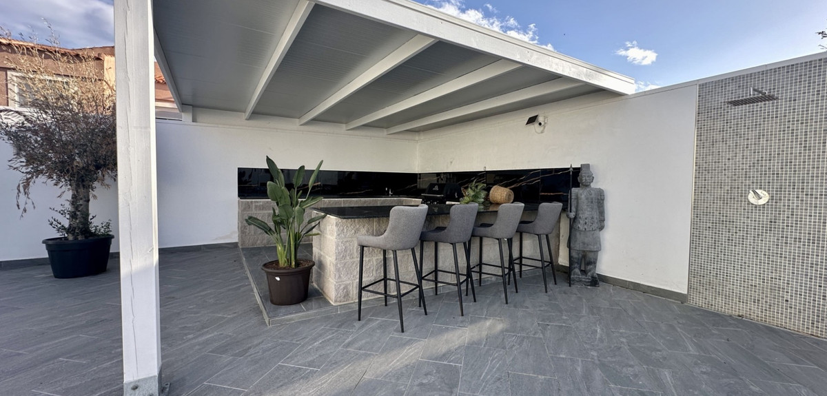 Se vende Villa - Chalet de 5 dormitorios en Costa Blanca, Alicante, España