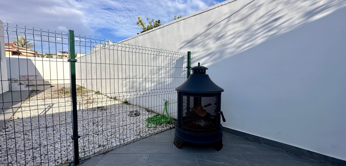 Se vende Villa - Chalet de 5 dormitorios en Costa Blanca, Alicante, España