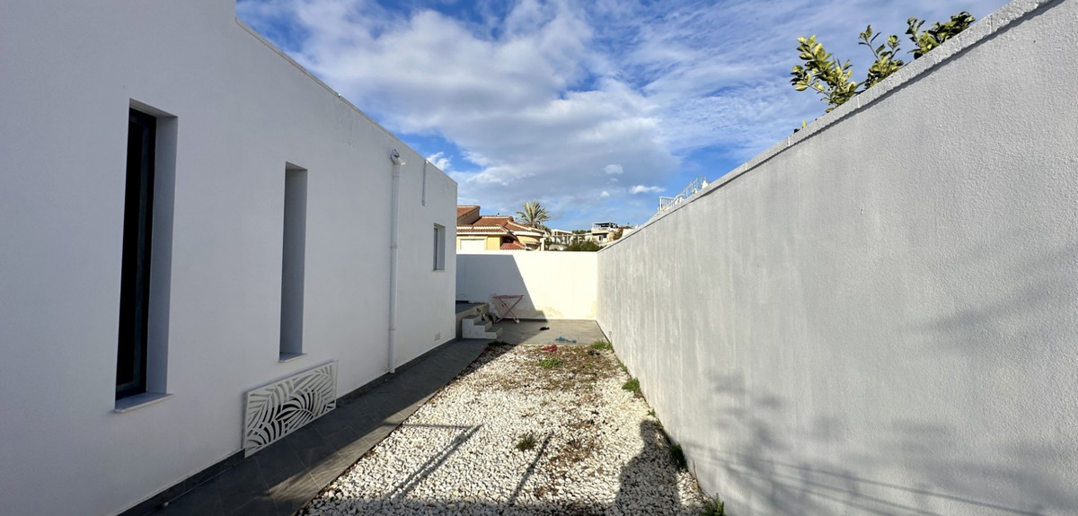 Se vende Villa - Chalet de 5 dormitorios en Costa Blanca, Alicante, España