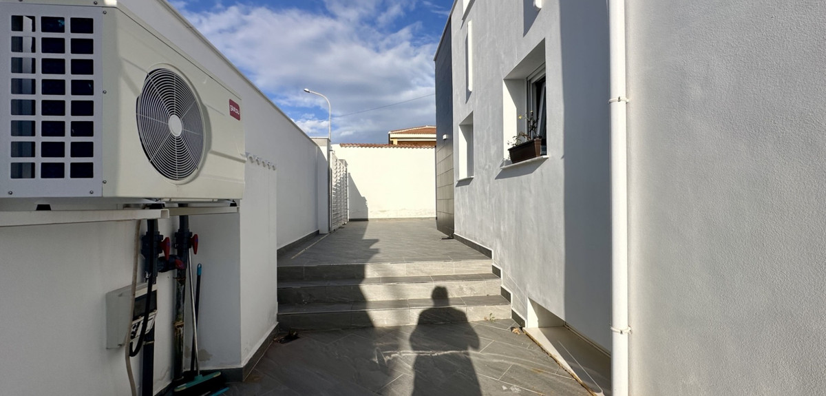 Se vende Villa - Chalet de 5 dormitorios en Costa Blanca, Alicante, España