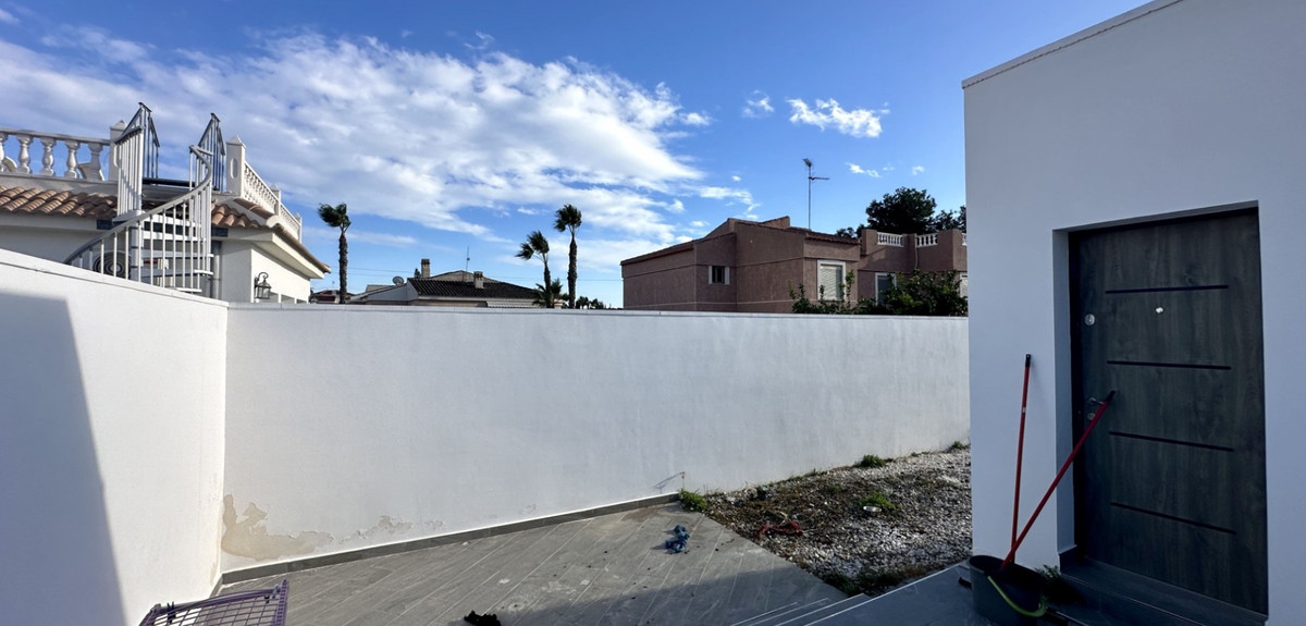 Se vende Villa - Chalet de 5 dormitorios en Costa Blanca, Alicante, España