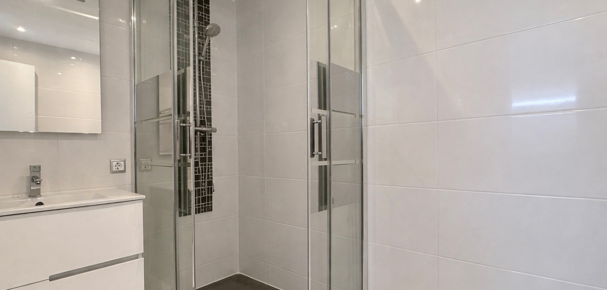 Se vende Villa - Chalet de 5 dormitorios en Costa Blanca, Alicante, España