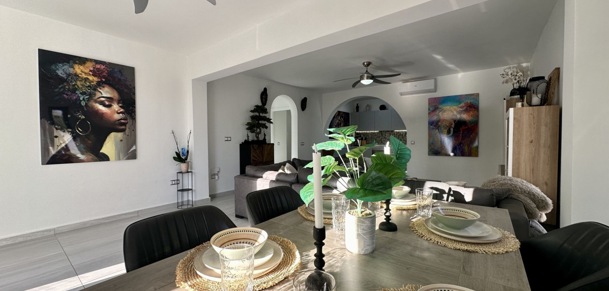 Se vende Villa - Chalet de 5 dormitorios en Costa Blanca, Alicante, España