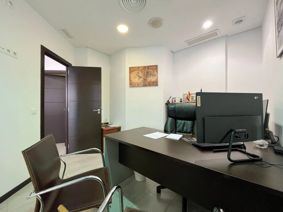 Commercial unit for sale in Marbella Costa Del Sol, Málaga, Spain