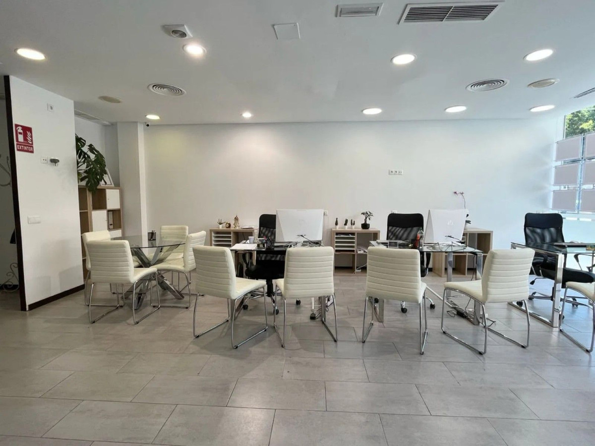 Commercial unit for sale in Marbella Costa Del Sol, Málaga, Spain