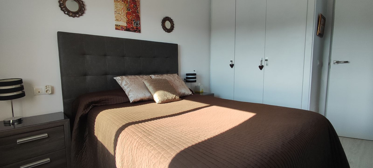 Se vende Apartamento Planta Media de 2 dormitorios en Costa Del Sol, Málaga, España