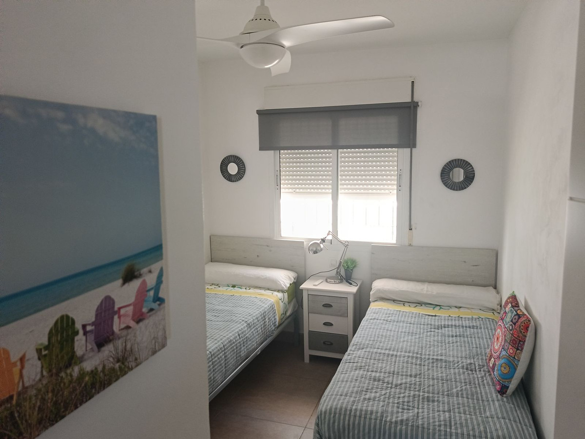 Se vende Apartamento Planta Media de 2 dormitorios en Costa Del Sol, Málaga, España