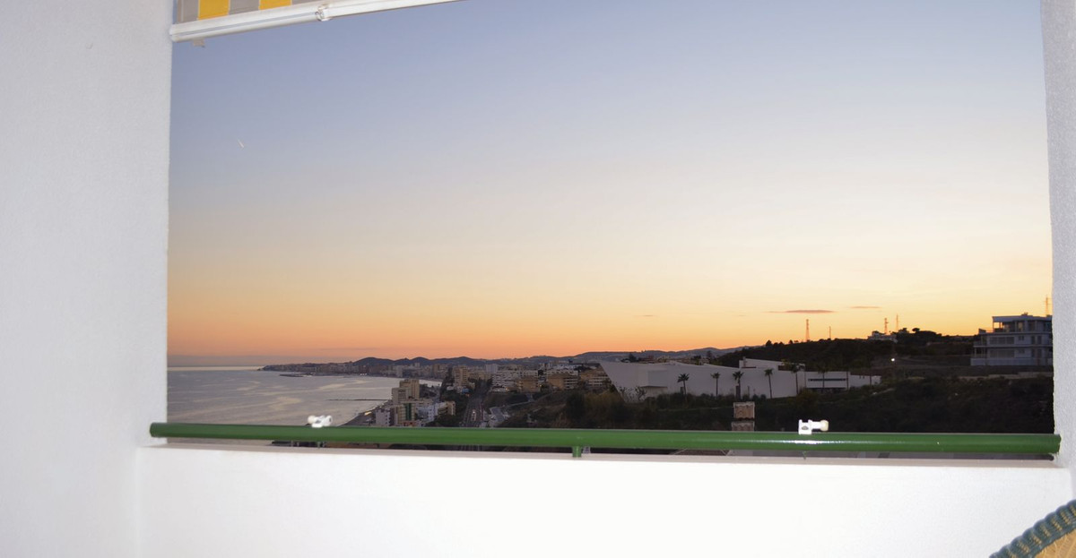 Se vende Apartamento Planta Media de 2 dormitorios en Costa Del Sol, Málaga, España