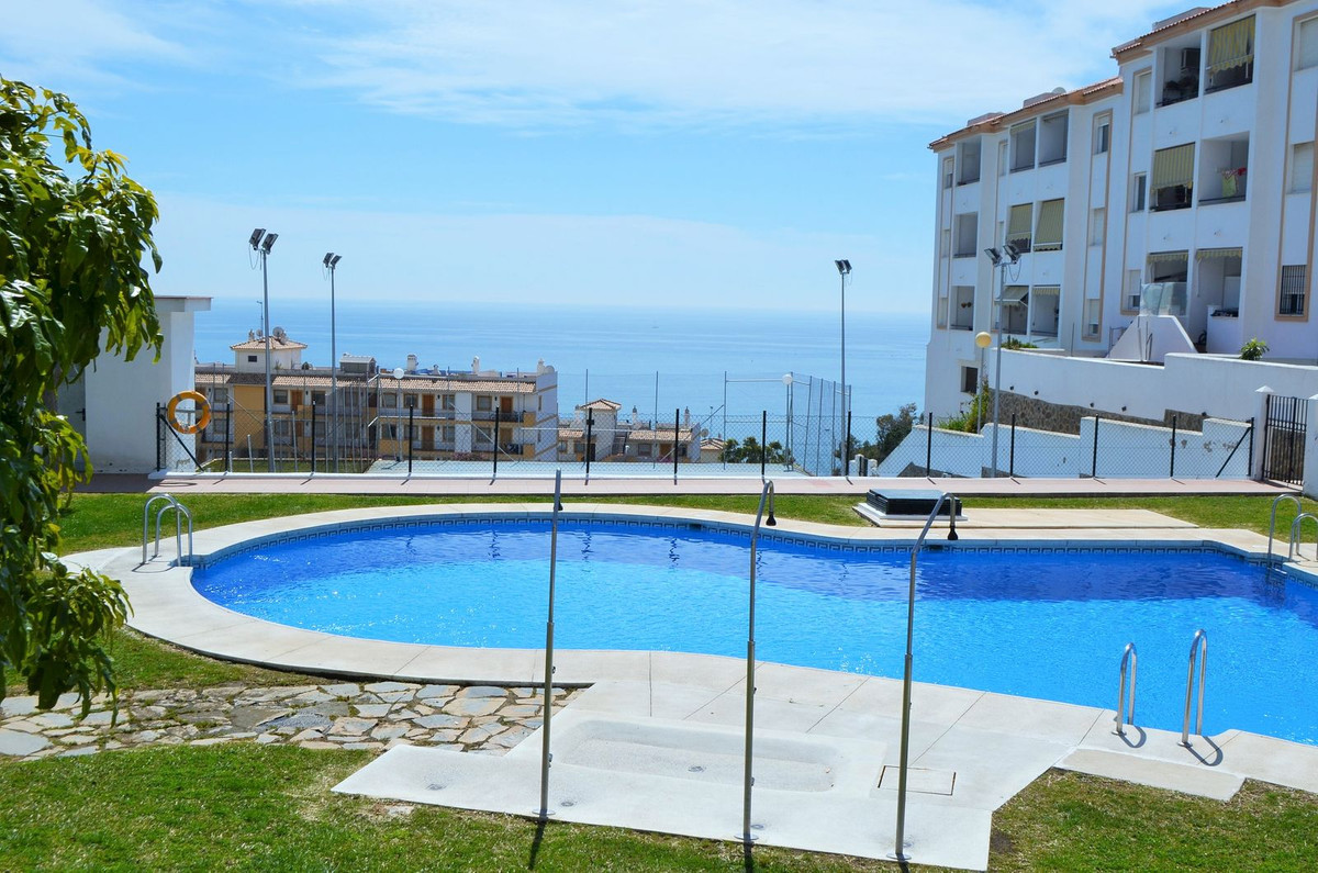 Se vende Apartamento Planta Media de 2 dormitorios en Costa Del Sol, Málaga, España