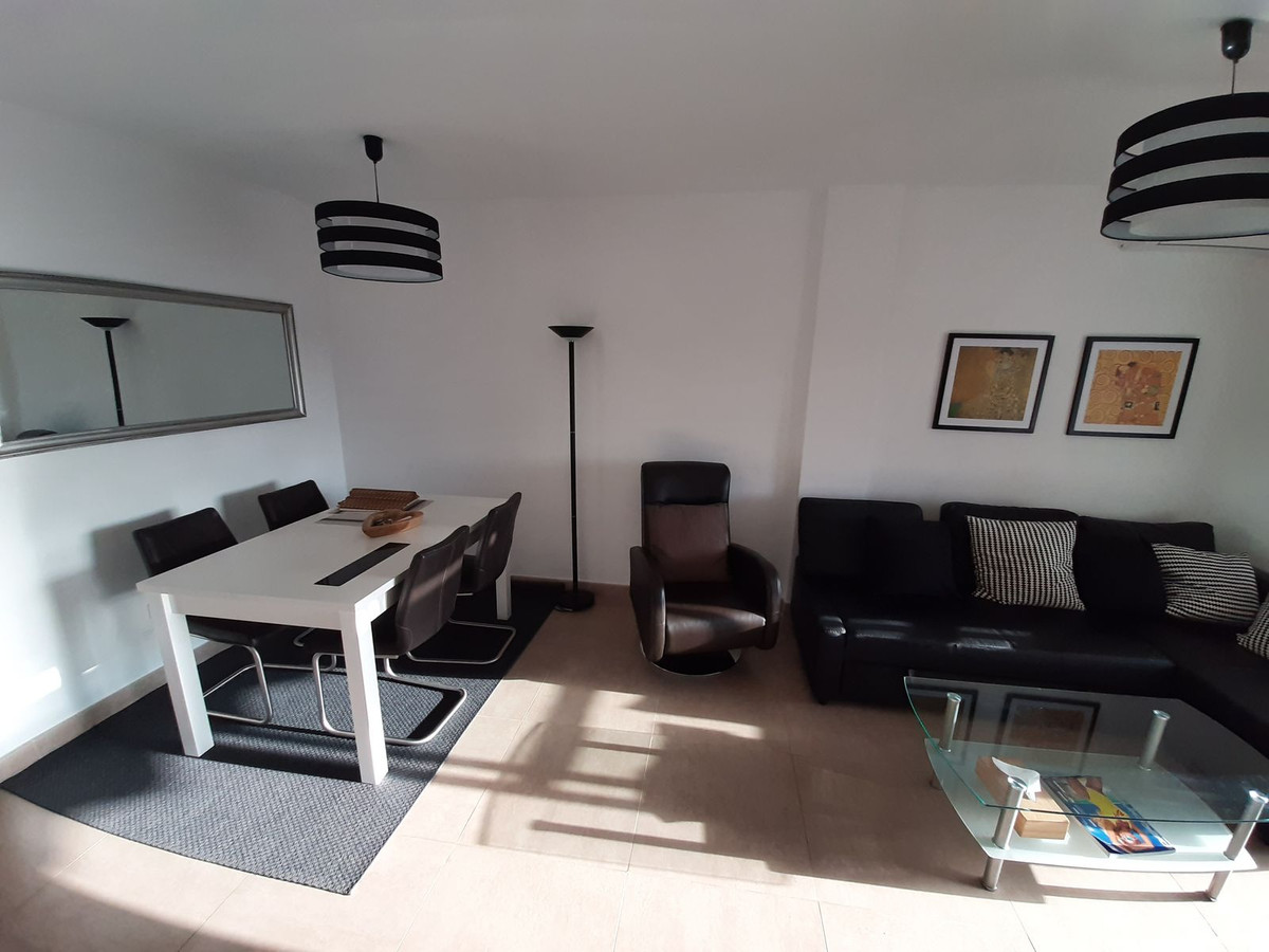 Se vende Apartamento Planta Media de 2 dormitorios en Costa Del Sol, Málaga, España