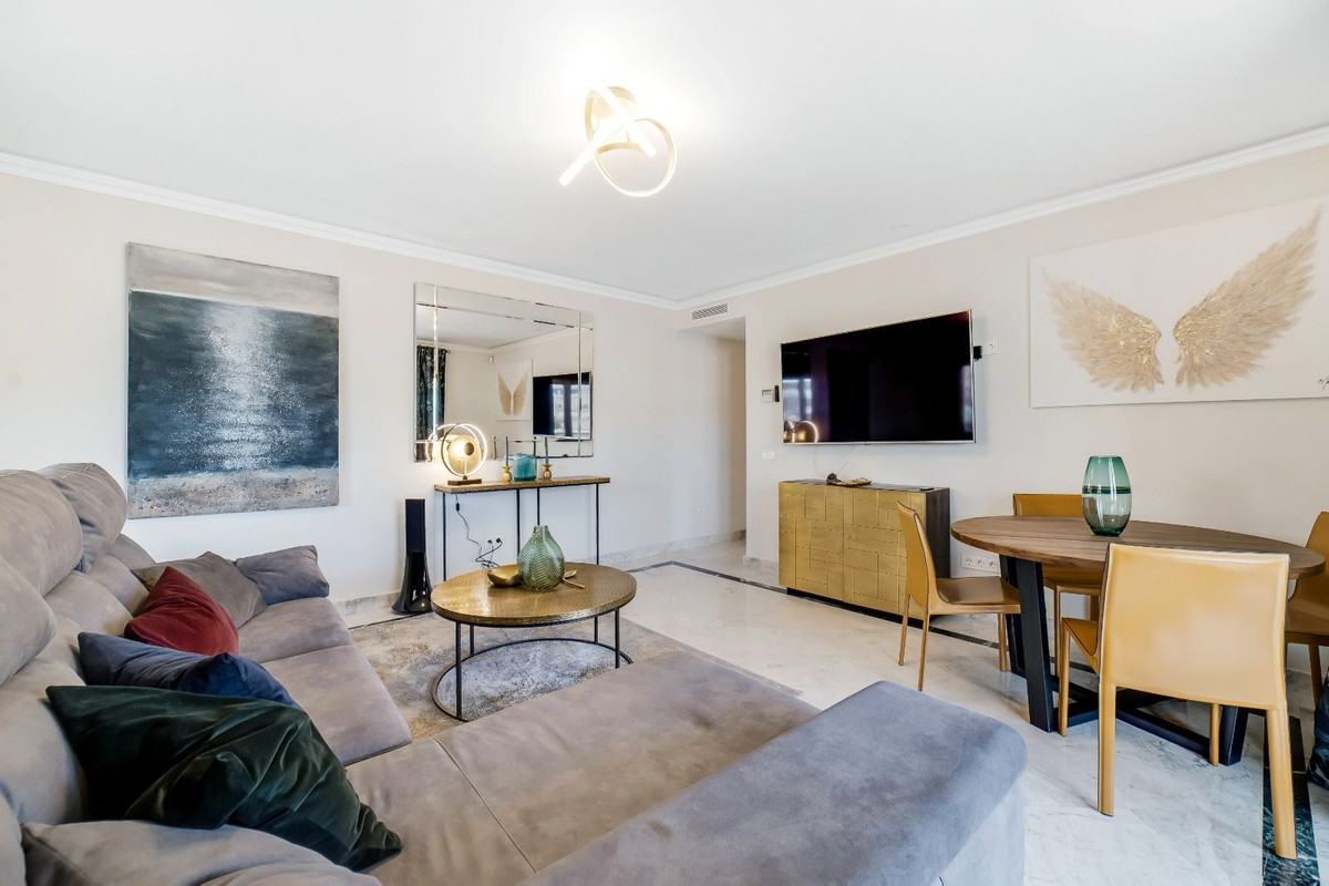 Se vende Apartamento Planta Media de 2 dormitorios en Costa Del Sol, Málaga, España