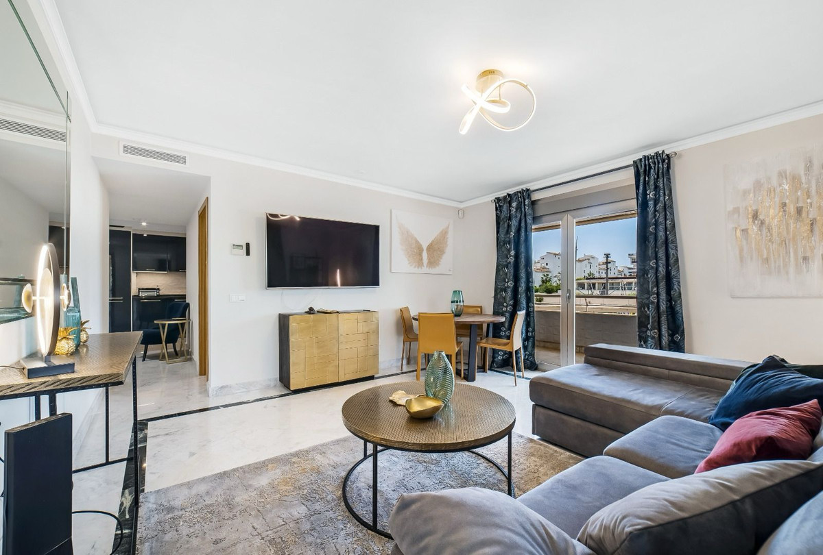 Se vende Apartamento Planta Media de 2 dormitorios en Costa Del Sol, Málaga, España