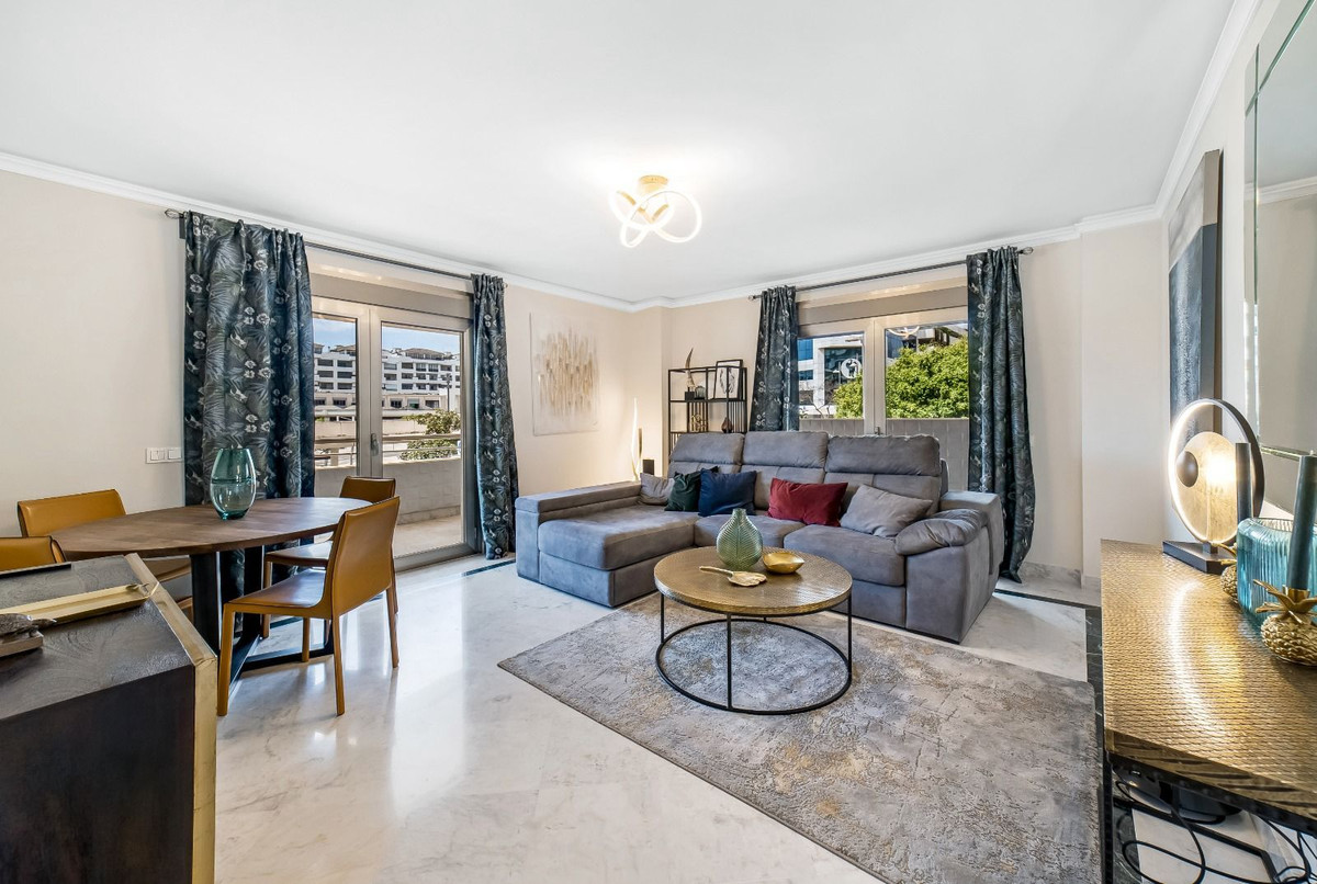Se vende Apartamento Planta Media de 2 dormitorios en Costa Del Sol, Málaga, España