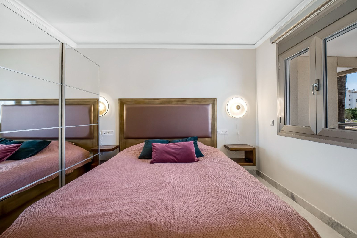 Se vende Apartamento Planta Media de 2 dormitorios en Costa Del Sol, Málaga, España