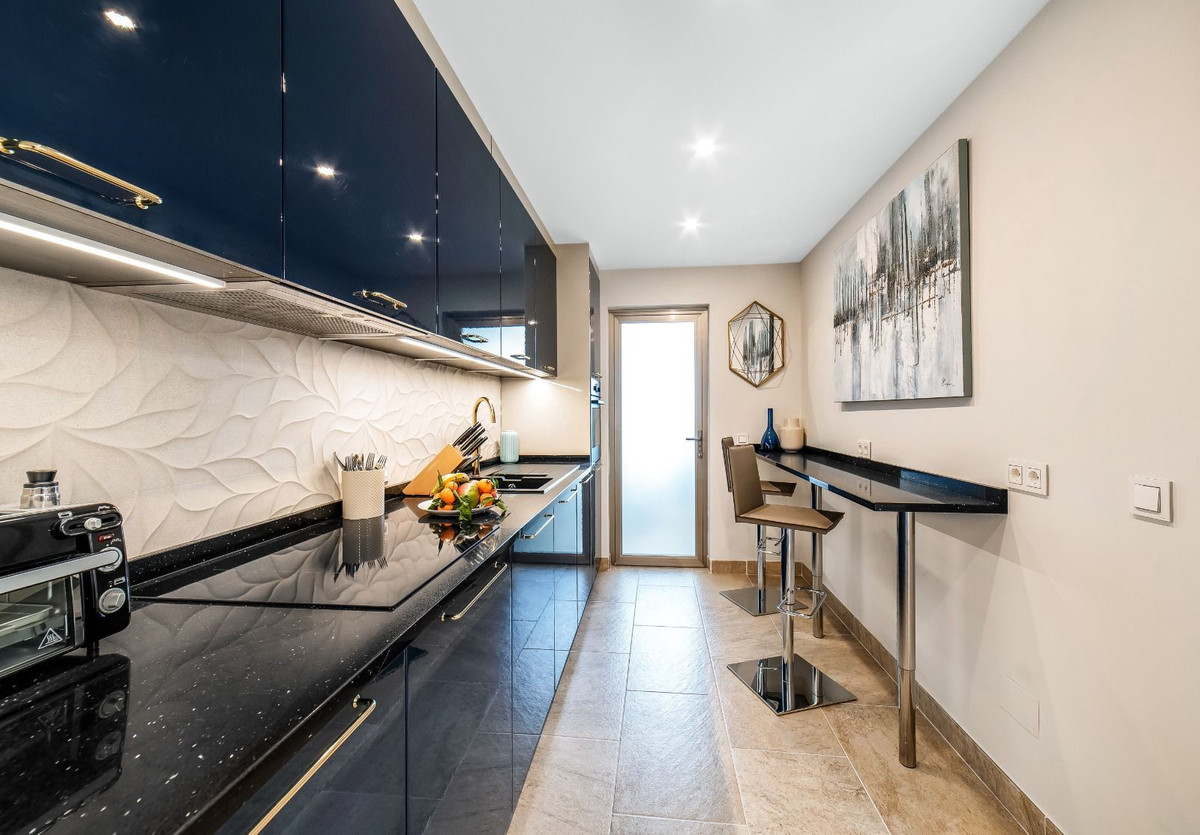 Se vende Apartamento Planta Media de 2 dormitorios en Costa Del Sol, Málaga, España