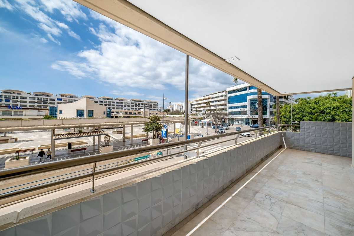 Se vende Apartamento Planta Media de 2 dormitorios en Costa Del Sol, Málaga, España
