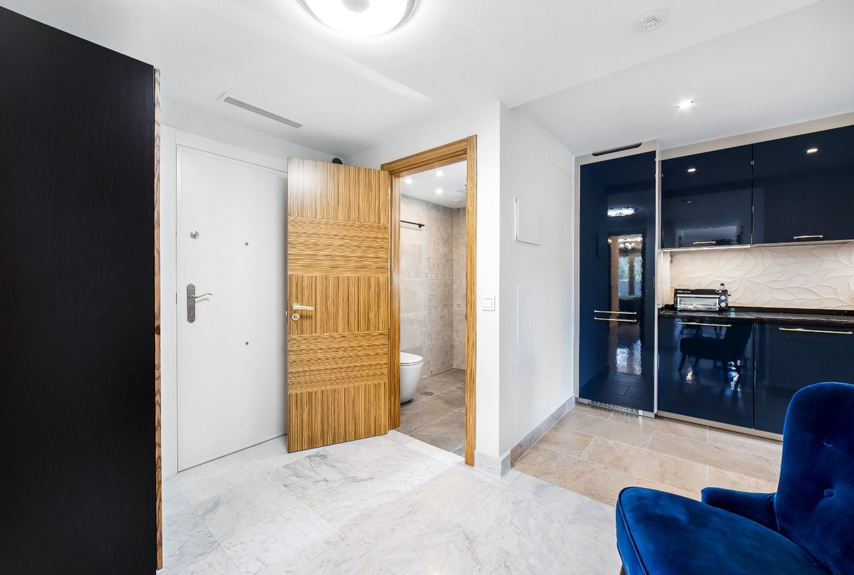 Se vende Apartamento Planta Media de 2 dormitorios en Costa Del Sol, Málaga, España